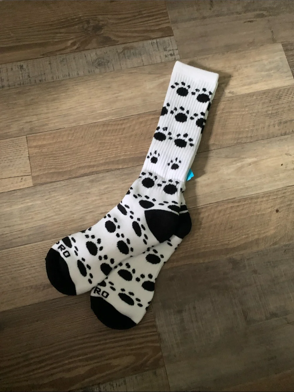 Youth Medium Black & White Paw Print Cushioned Arch Support Athletic Socks NWT